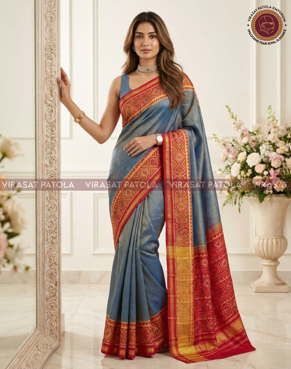 Staubblaues traditionelles Patola-Saree mit schlichtem Muster